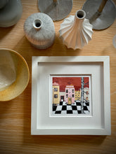 Load image into Gallery viewer, Ny! Stad med tegelfärgad himmel