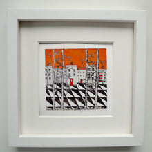 Load image into Gallery viewer, Stor stad med orange himmel